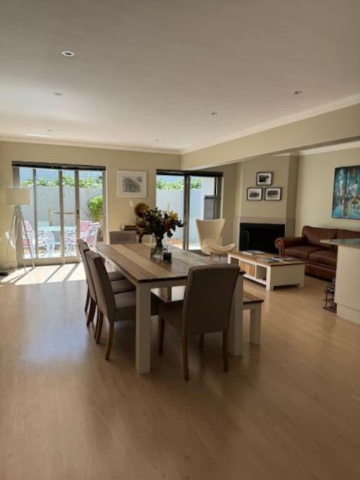 Luxury Townhouse In Stellenbosch Central エクステリア 写真