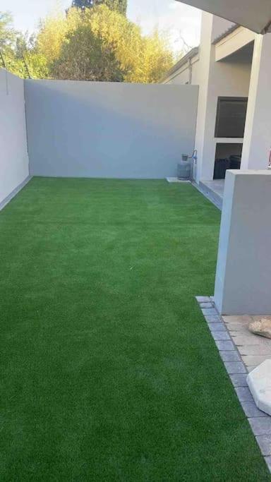 Luxury Townhouse In Stellenbosch Central エクステリア 写真